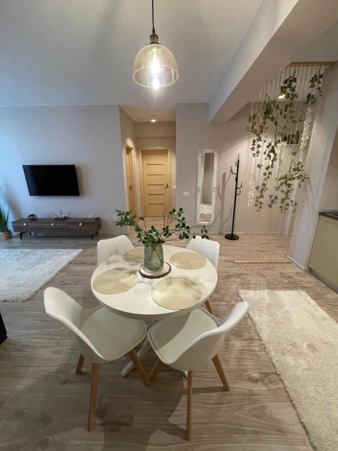 Vega Apartment By Moonlight Mamaia Exterior photo