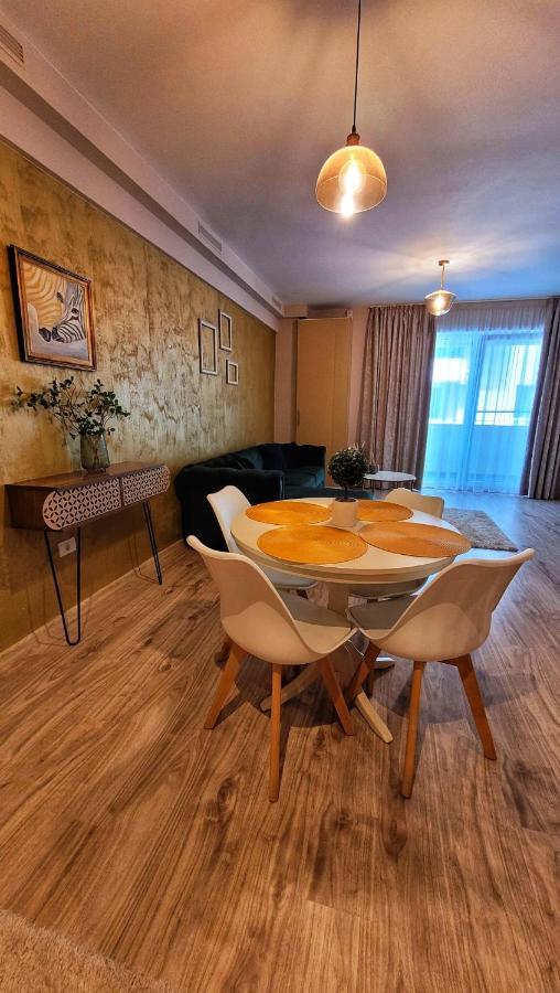 Vega Apartment By Moonlight Mamaia Exterior photo